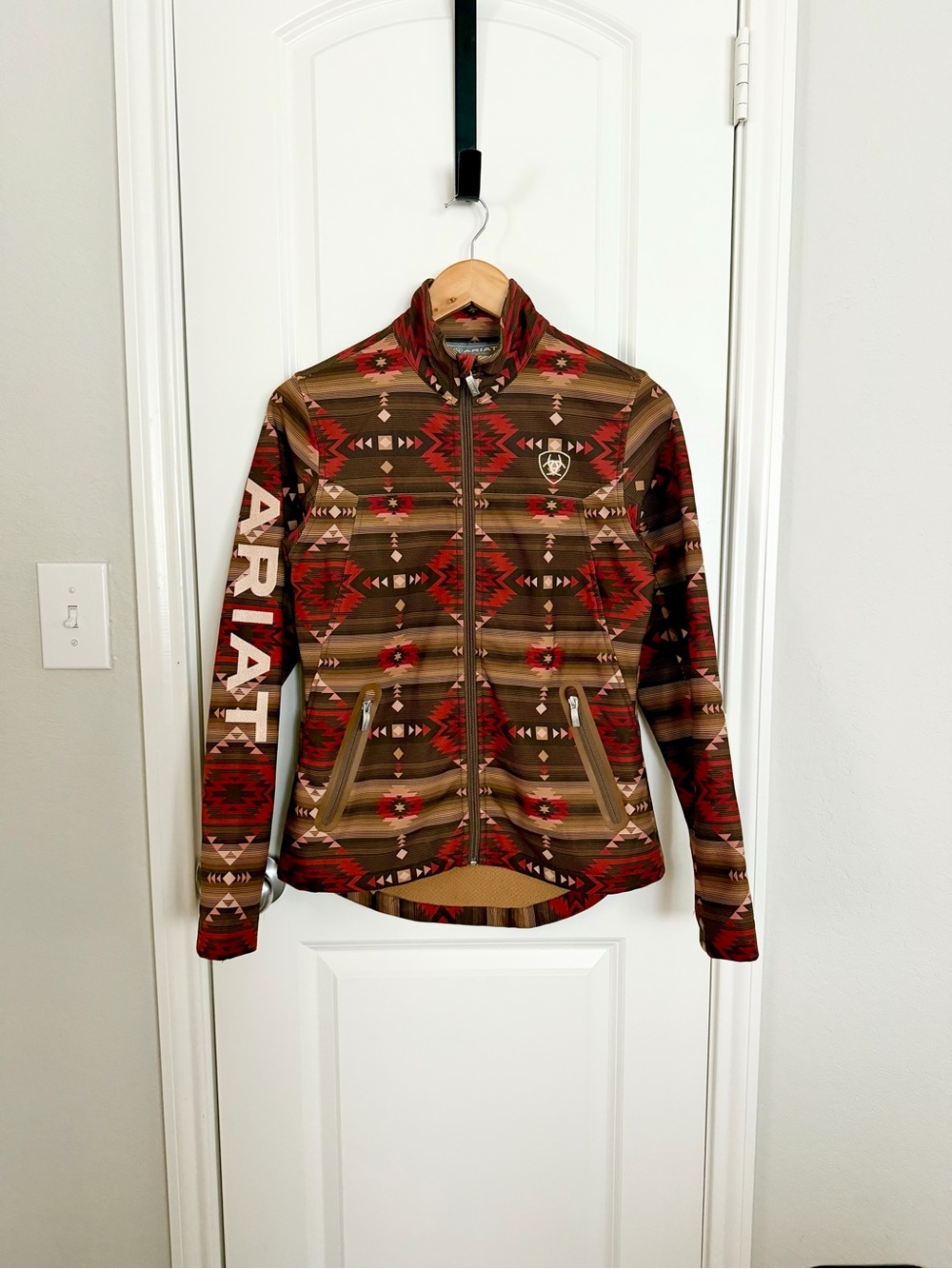 Ariat Women’s Aztec Print Full-Zip Logo Softshell New Team Jacket Canyonlands S